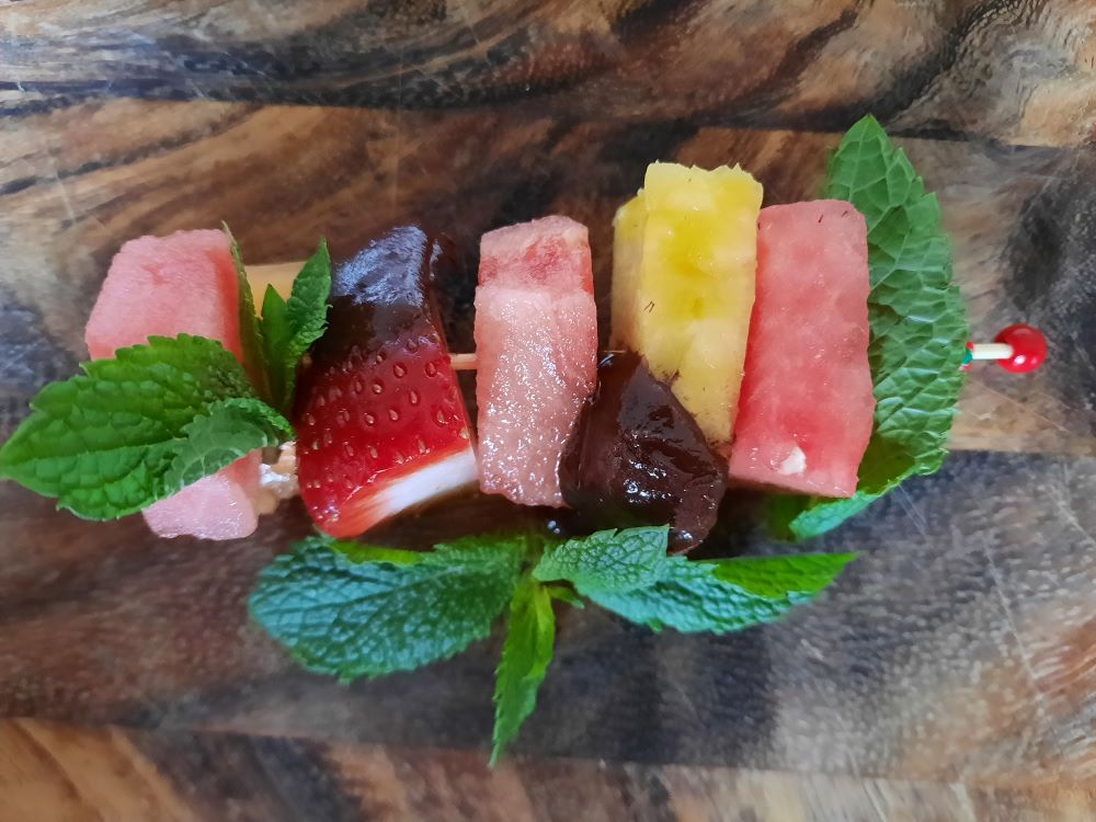 Cold bites | Seasonal fruit and dark chocolate skewers