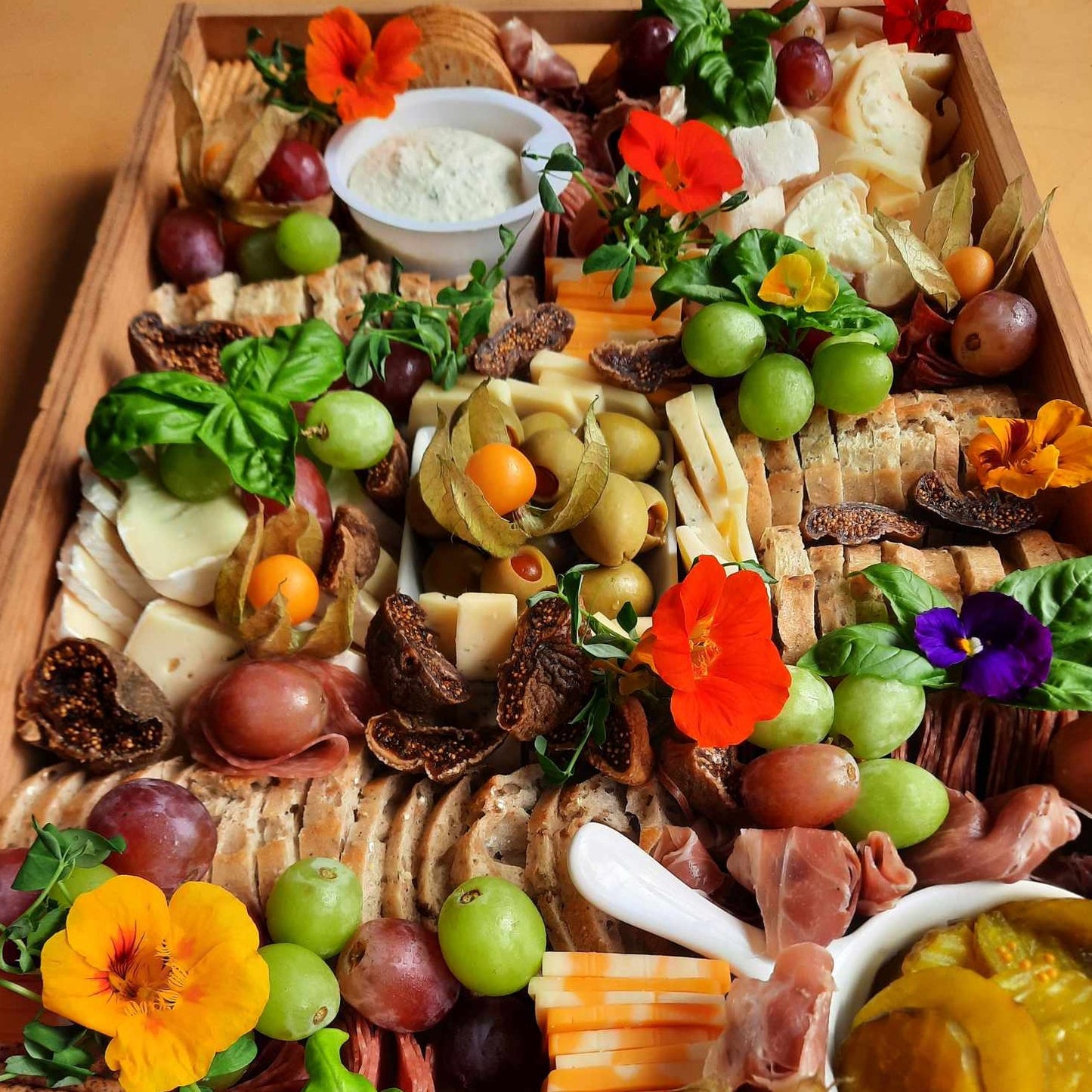 Plateau de charcuteries et de fromages fins