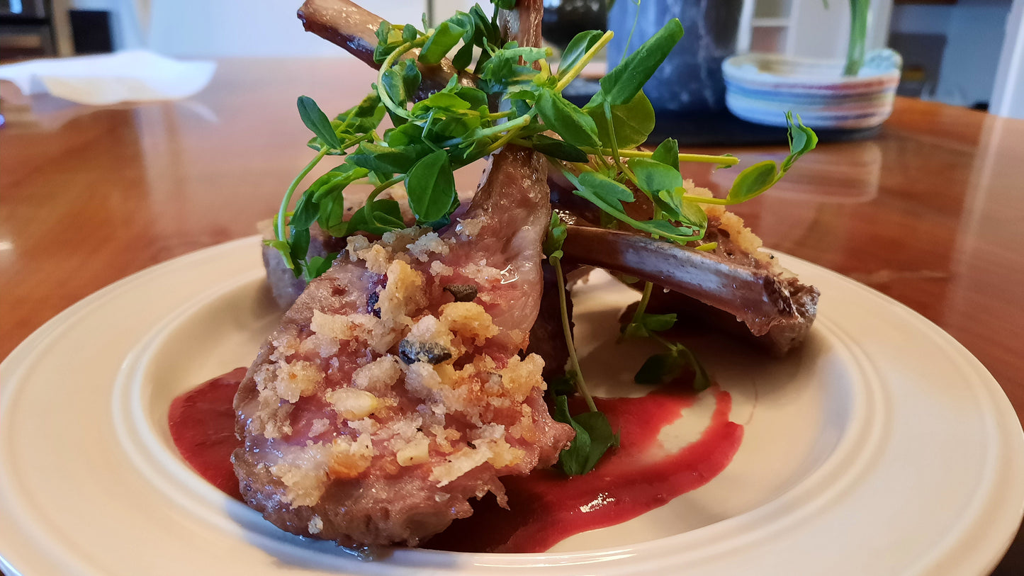 Hot plated meal | DELUXE hot meal selection | Rack of lamb, Giguère plum sauce